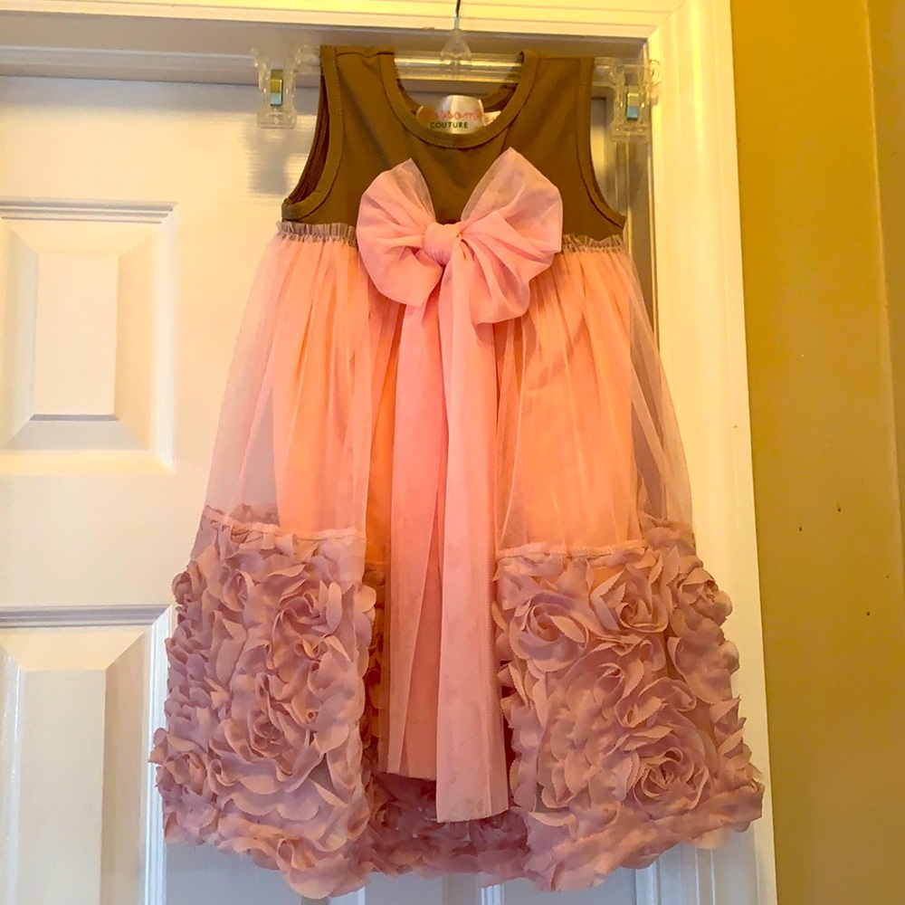 Gently used, BLOSSOM COUTURE Girl’s Dress 💗
